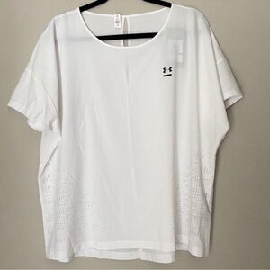 NWT Under Armour Women’s HeatGear White Top size XL.